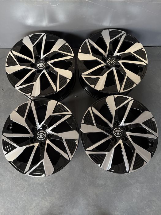 Nowe felgi aluminiowe 18 cali 5x114,3 et 40 7,5J Toyota Corolla, Rav4,