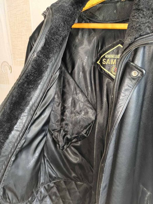 Шкіряна зимова куртка