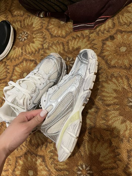Balenciaga 3XL.