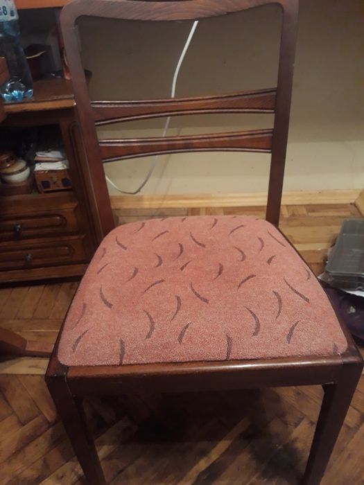 Продается деревянный стул