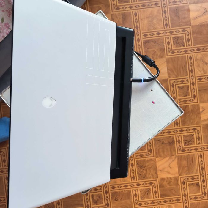 Alienware m15 R3 4k OLED, I7, RTX2070