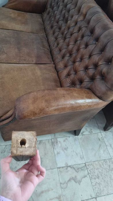 Sofá e duas poltronas para restauro