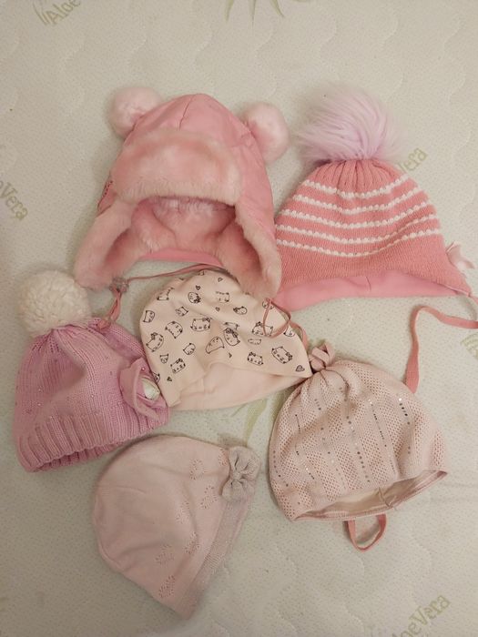 Komplet czapeczek dla dziewczynki