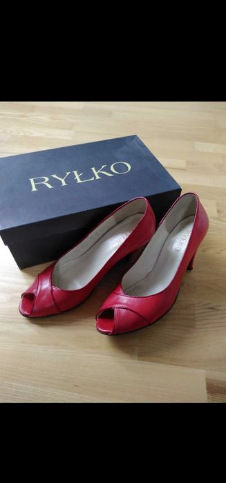 buty na małym obcasie