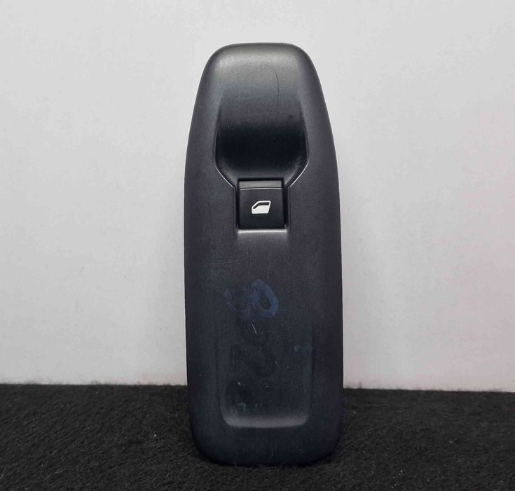 Comando / Botão / Interruptor Vidros Frente Direito 96749628ZD - PEUGEOT 208 I