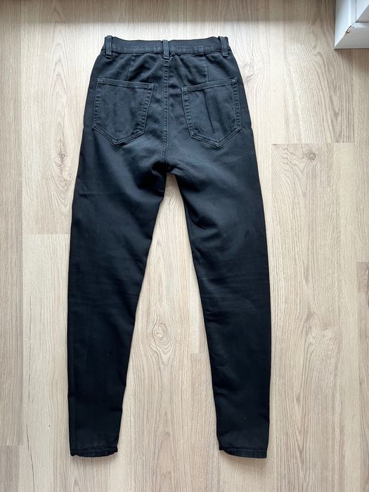 Czarne spodnie Pull&Bear