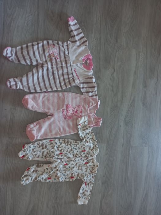 Paka ubranek dla dziewczynki r.62