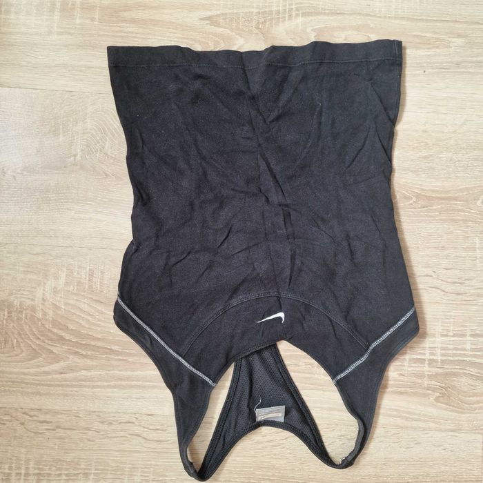 Czarny top sportowy Nike, r.XS