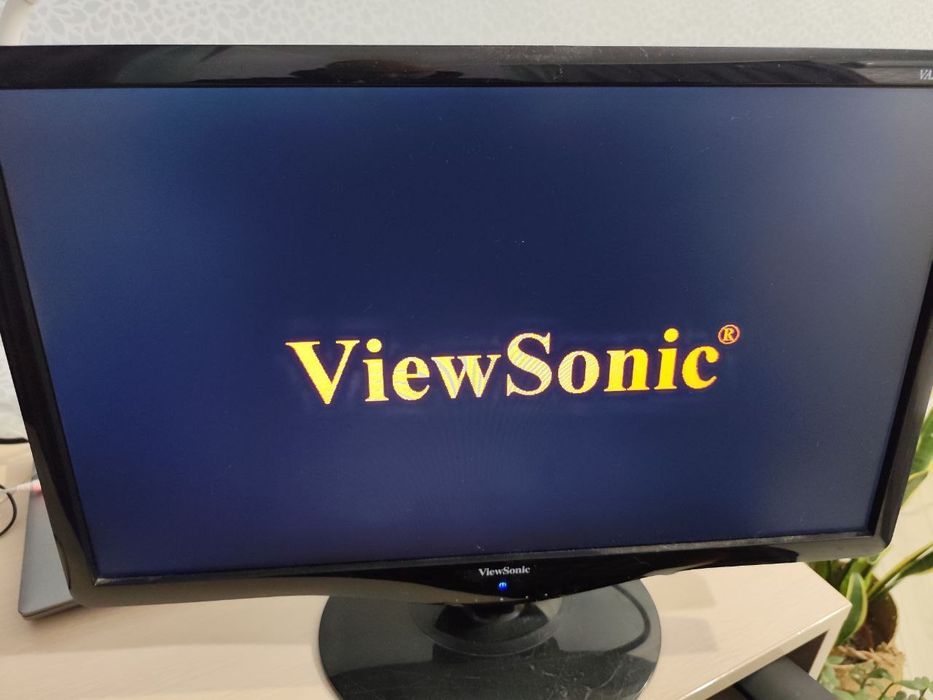Монітор ViewSonic VA2231W-LED 22" Б/в +з настінним кронштейном