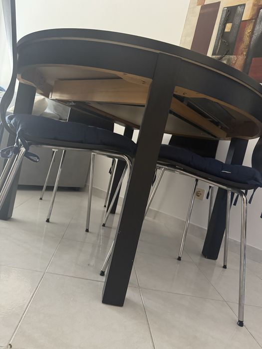 Mesa preta + 4 cadeiras