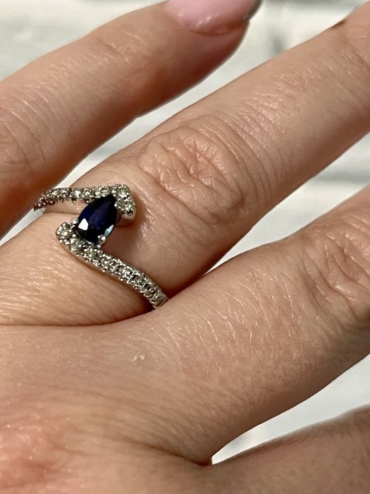 Золотое кольцо перстень с натуральными бриллиантами и сапфиром