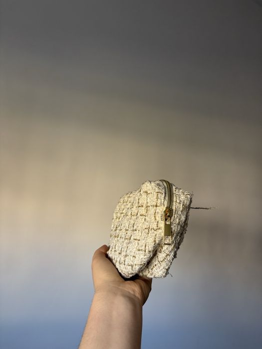 Biało złota elegancka duża kosmetyczka pouch biała