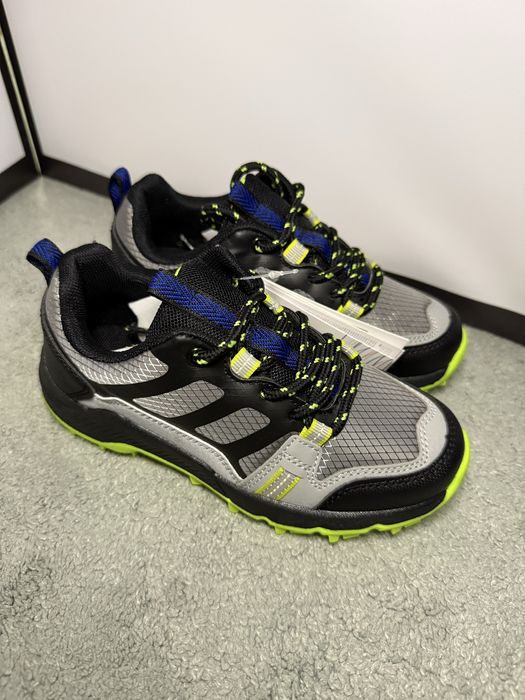 Кросівки на весну