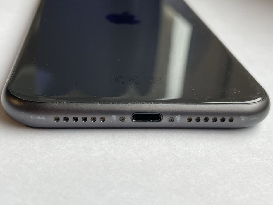 iPhone 11 64GB oryginalne opakowanie i etui Bewood