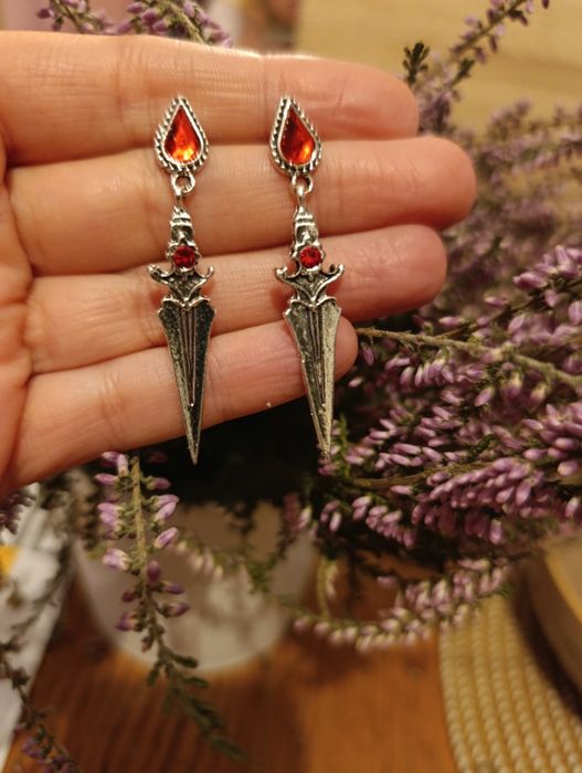 Nowe kolczyki sztylety gothik