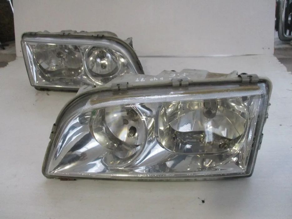 Farol Optica Volvo V40 S40 Esq Dto