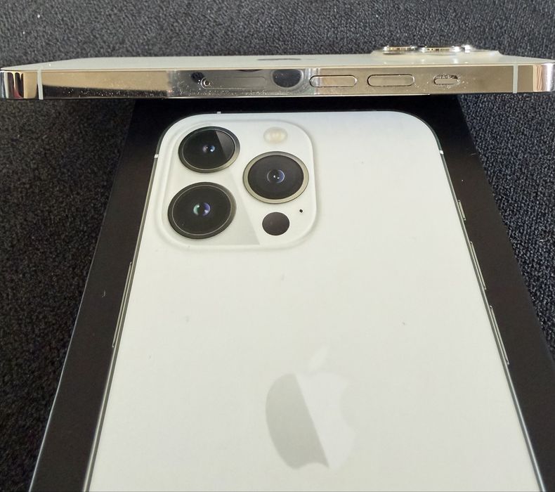 Продаю Iphone 13 pro