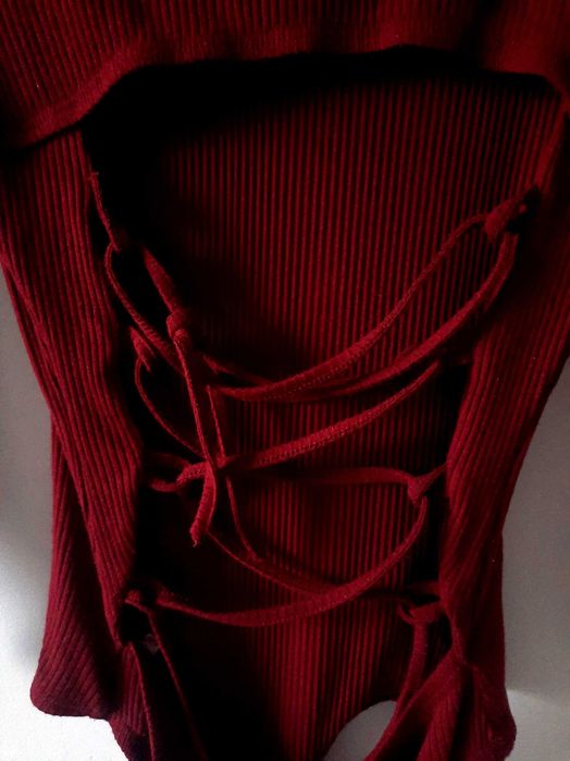 Bordowe body z wyciętymi plecami Glamorous XS wiskoza