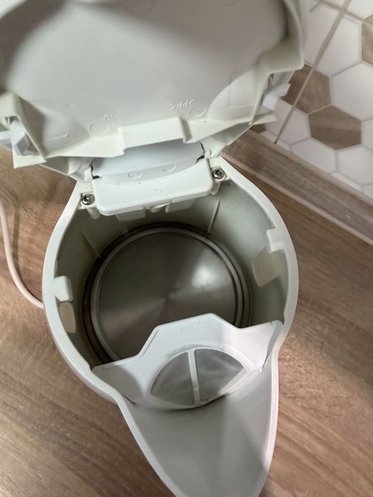 Чайник електро PHILIPS 1,5 літра