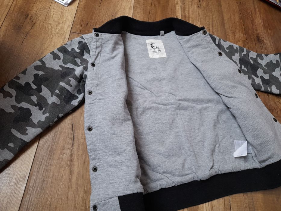 Smyk r. 134 ciepła bluza moro piękna