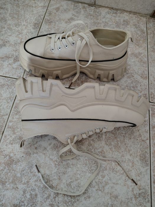 Sapatos platforma brancos