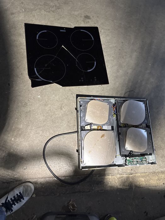 Placa  de indução  ikea e zanussi