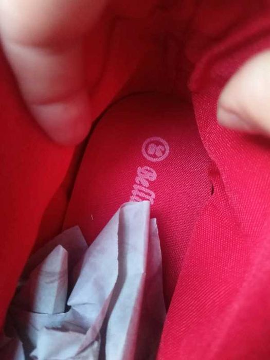 Nowe nieużywane trampki tenisówki całe czerwone