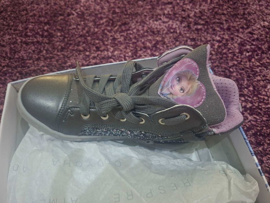 Sapatilha e botas geox menina nova com luz