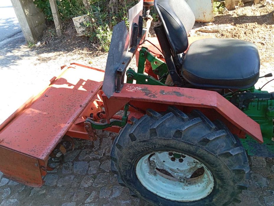 Trator Adriática c/ fresa 4x4 30CV