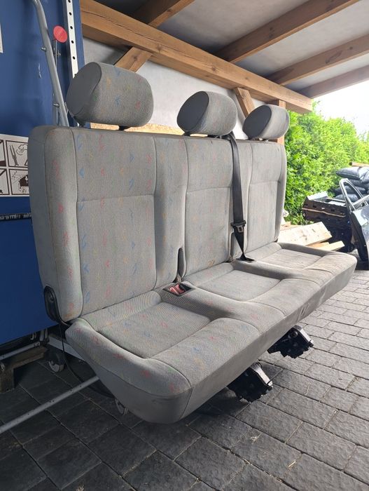 Kanapa tył VW T5 trzyosobowa trójka trzeci rząd