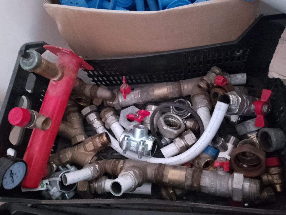 Wc,śrubunki,zawór zwrotny,mufy,kolana,pompy,siłownik