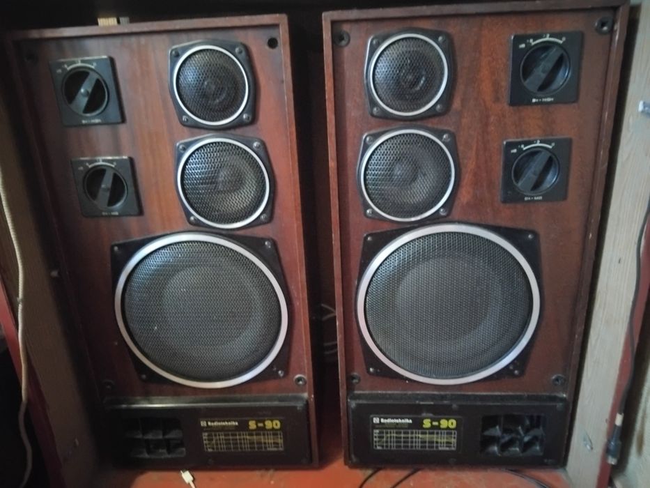 Колонки Радиотехника S- 90 (212) редкие, зеркальные.