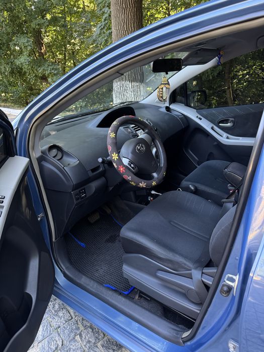 Тойота ярис 2007