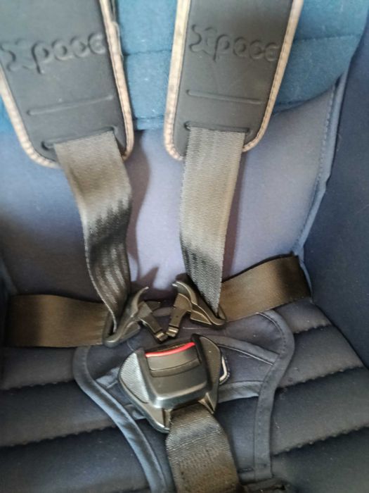 Продам  бу дитяче автокрісло Chicco Xpace Isofix