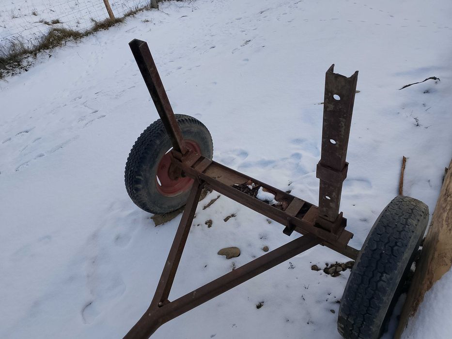 Wóz ciągnikowy metalowy do dłużycy.