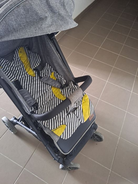 Продам прогулянкову коляску Carello Presto