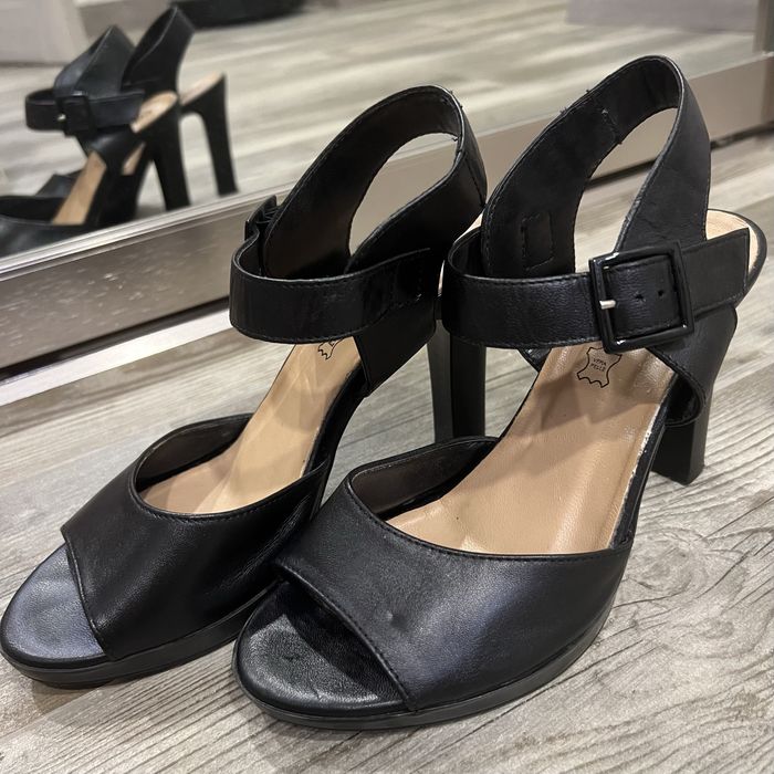 Жіночі шкіряні босоніжки Lasoski BREMA-12 Чорні