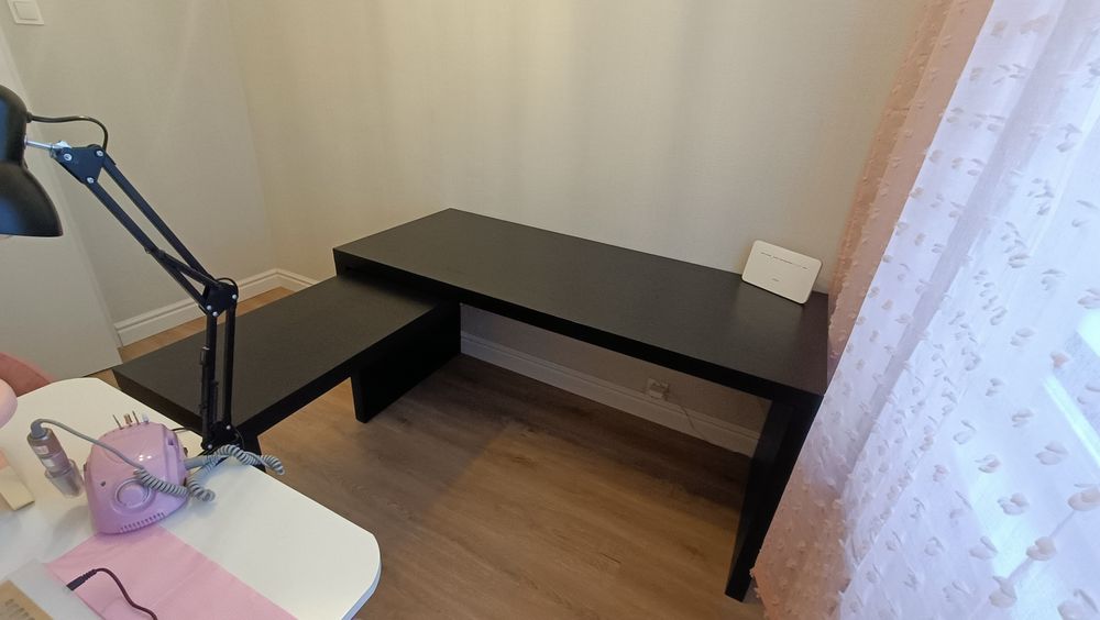 Biurko IKEA MALM z wysuwanym blatem
