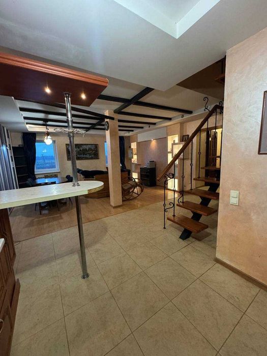 Продам сучасний 2-поверховий будинок у с. Кочережки