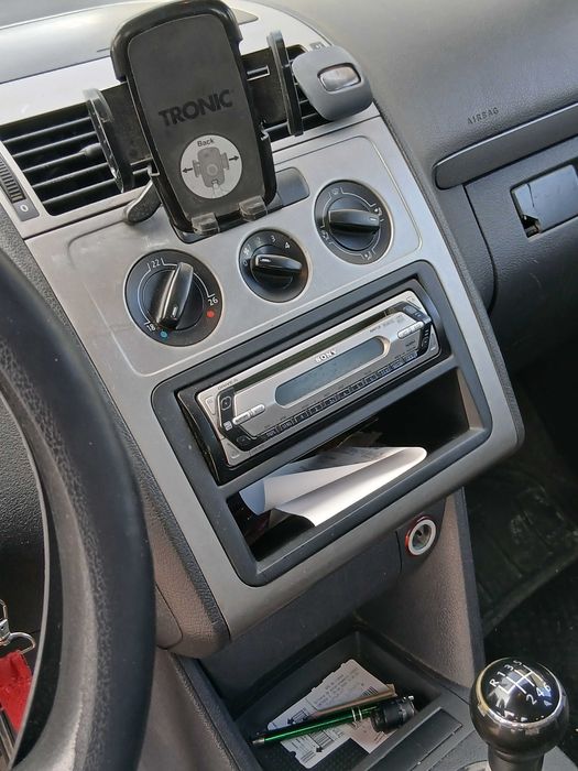Volkswagen Touran — fotografia 5
