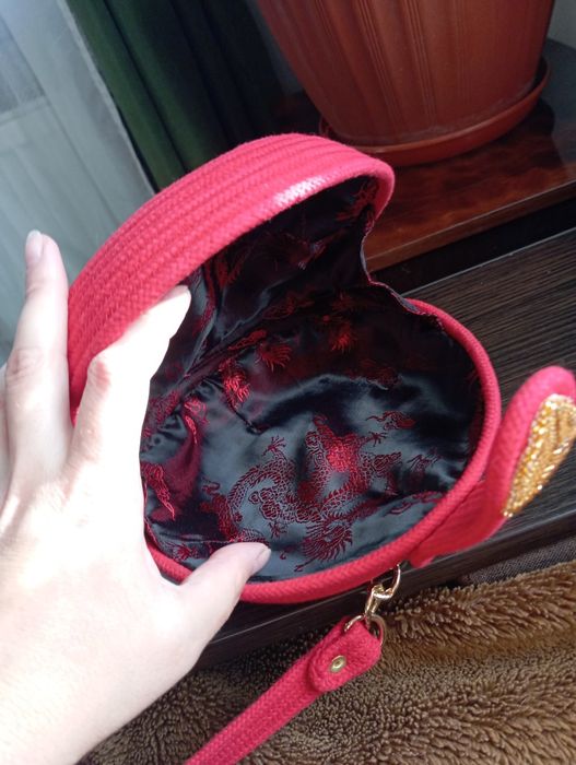 Сумка-таблетка ручної роботи