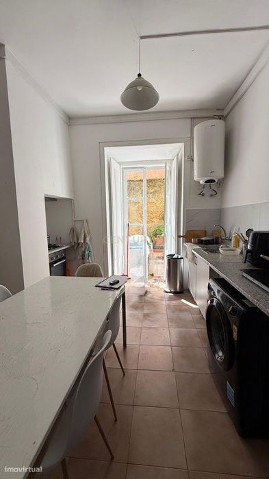 Apartamento T6 na Rua Alexandre Herculano - Oportunidade Única