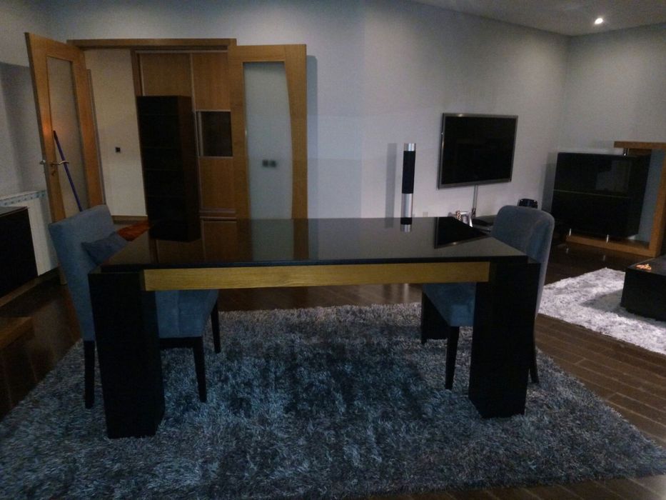 Mesa de jantar madeira maciça, carvalho e wengué