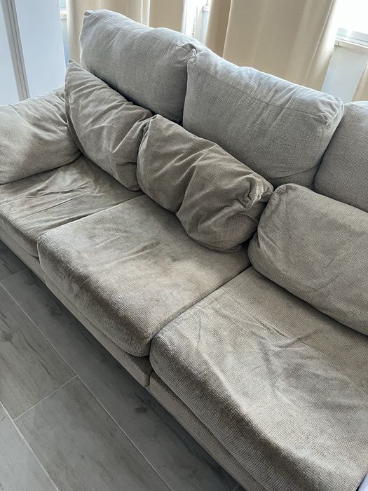 Sofá com chaise long