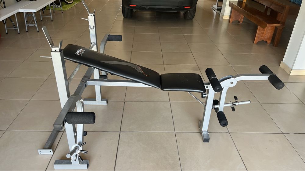 Banco de Musculação Multifunções Vital Fitness c/ Peck Deck e Pernas