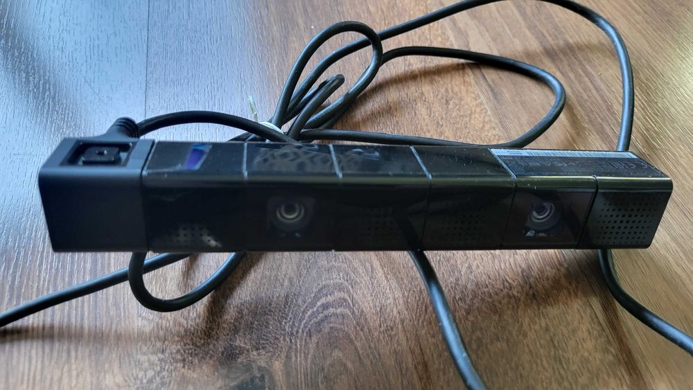 Konsola Play Station 4 (PS4) 1TB, 4 pady, ładowarka, kamera