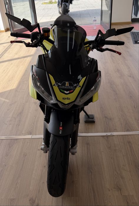 Aprillia Tuono 660 com 2900km