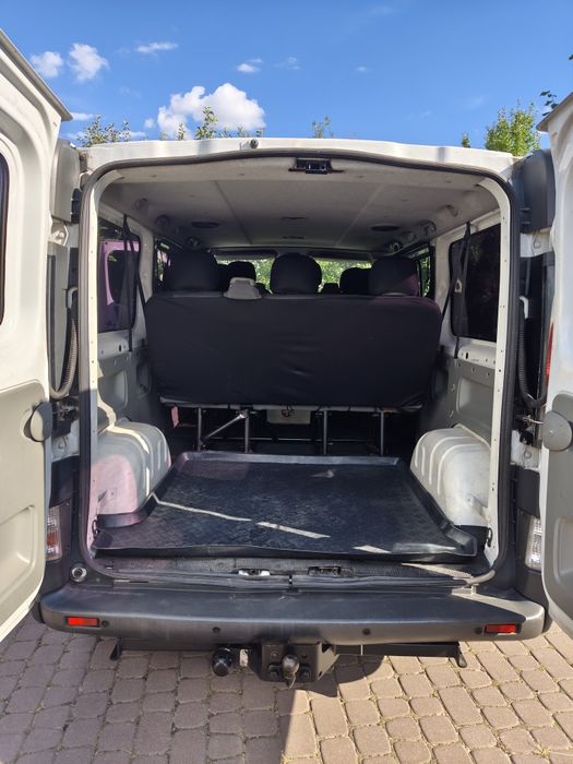 Renault Trafic bus 9 os. long