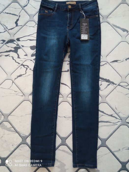 Продаються жіночі джинси