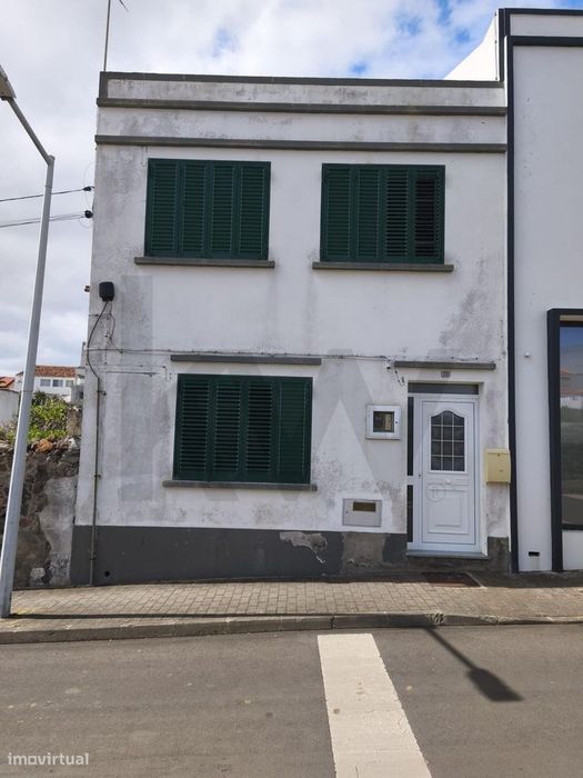 Moradia no centro de Vila do Porto – Ilha de Santa Maria